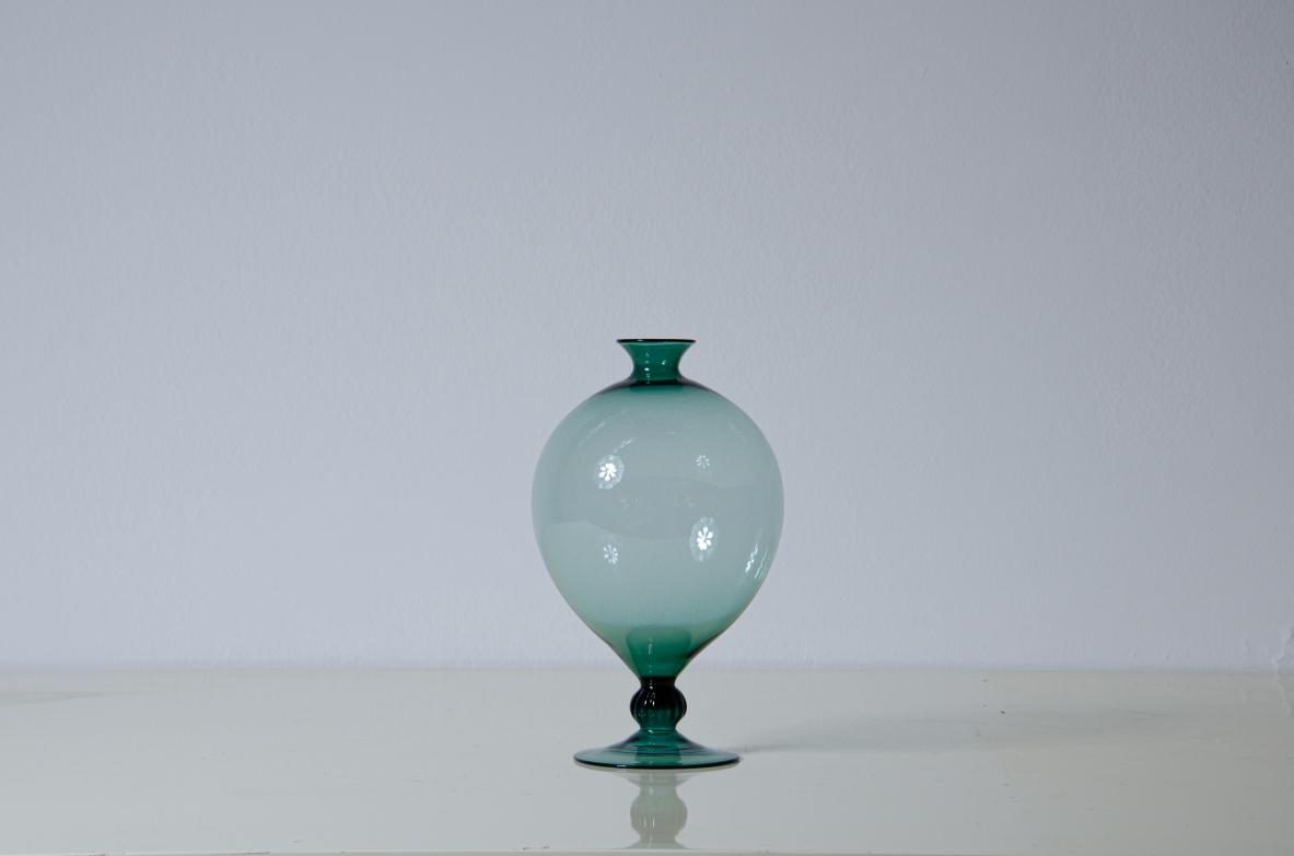 Vittorio Zecchin, Veronese vase in green-colored blown glass, Prod. Venini, Murano 1970s.