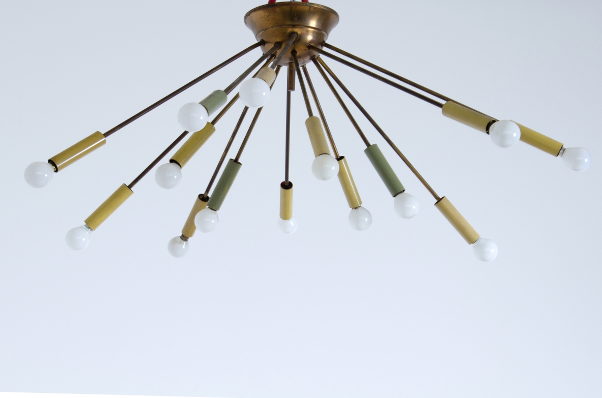 Gino Sarfatti, Sputnik ceiling lamp with 14 lights in brass and painted metal. Arteluce 1950's. 