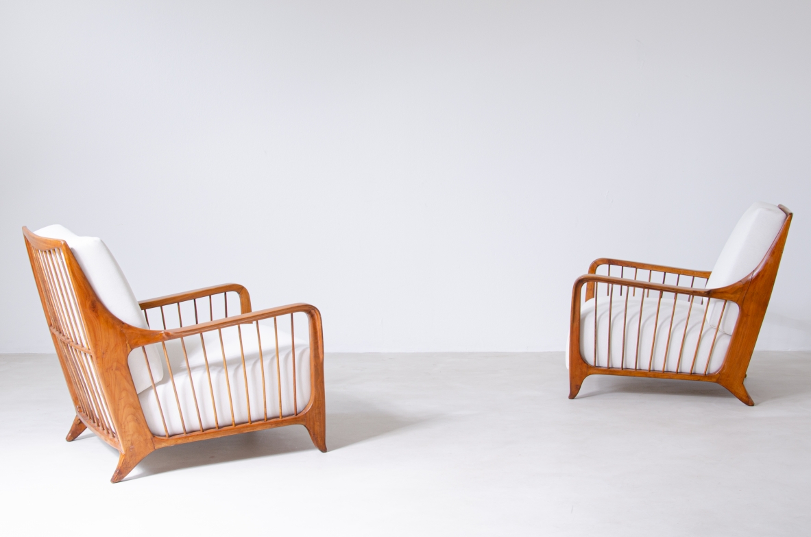 Paolo Buffa (1903-1970)  Rare pair of armchairs in cherry wood and upholstered fabric. 1936.