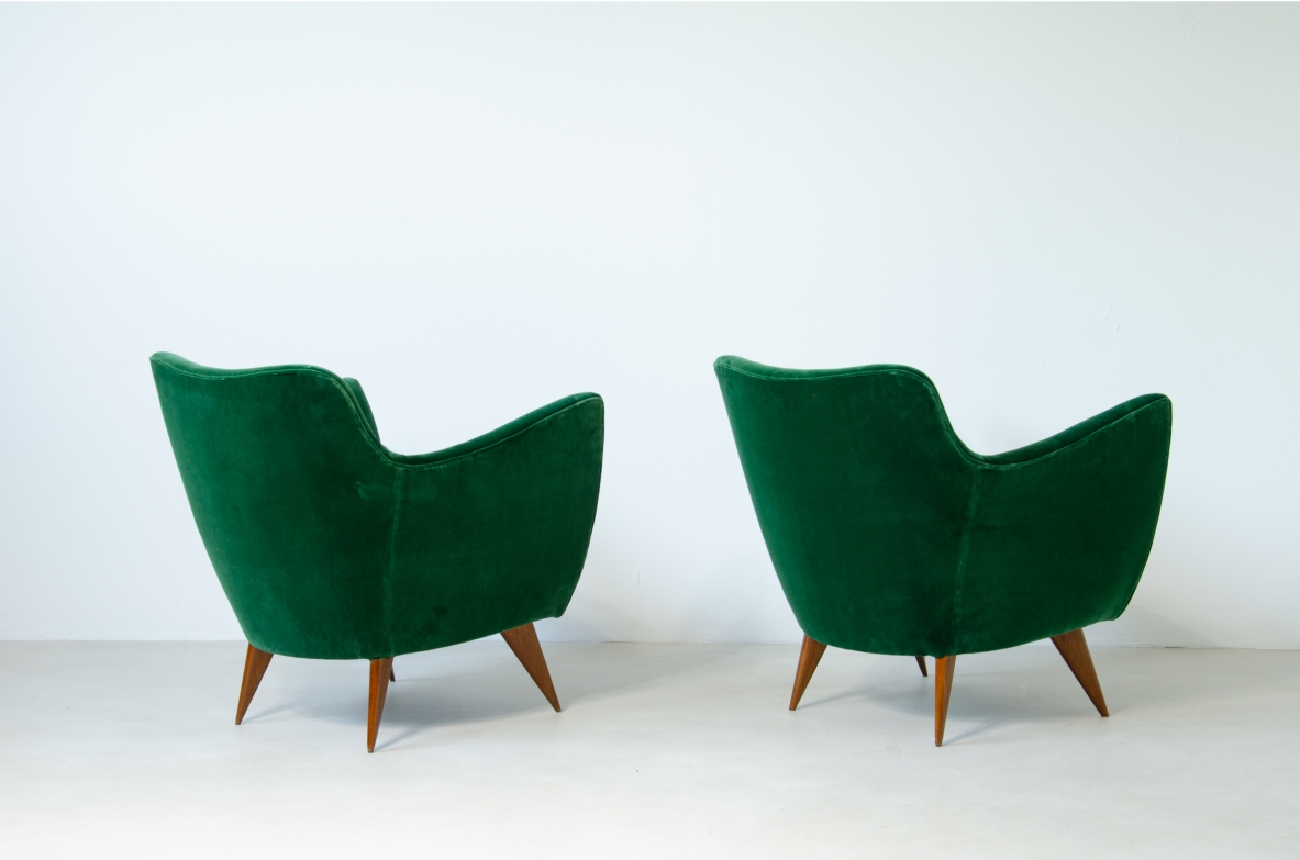 A pair of Perla armchairs designed by Giulia Veronesi and produced by ISA Bergamo, Italy. 1952