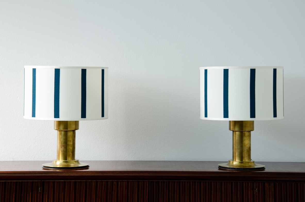 Pair of table lamps with brass cylinder stem and fabric hat. 1970's Italian manufacture.