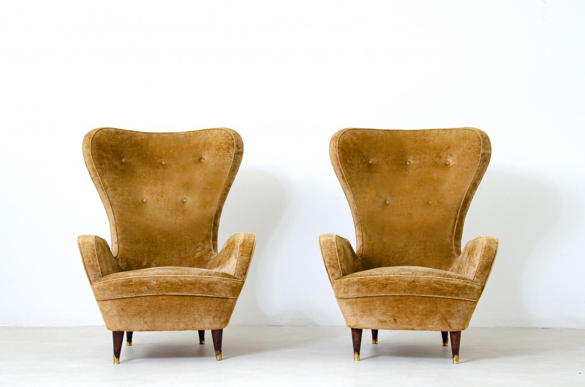 Gianni Saibene Pair of elegant organic armchairs with high back. Italian manufacture, 1950's.