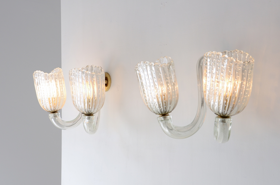 Barovier & Toso  Pair of rare two-armed blown glass wall lamps with central brass connection.  Murano 1940s manufacture.