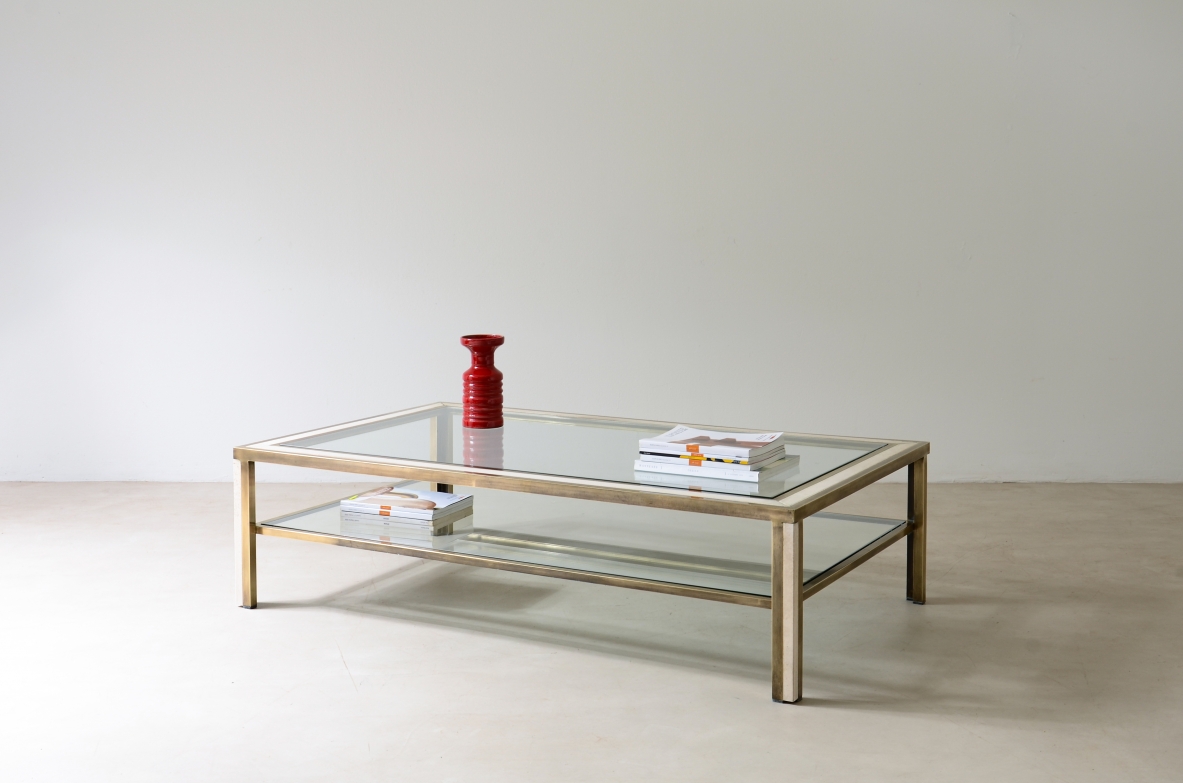 Romeo Rega Grande tavolo basso in ottone con applicazioni in travertino.