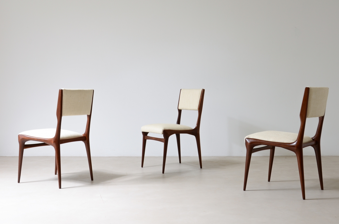 Carlo De Carli Rare set of six wood chairs model 585 designed for the Hotel Parco dei Principi di Gio Ponti in Rome in 1954.  Cassina production.
