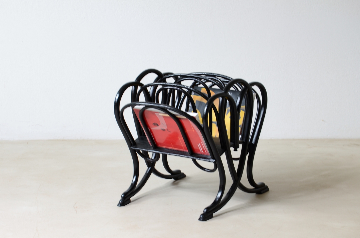 Michael Thonet  Magazine rack in bent beech and polished with black aniline. Vienna 1900-1920