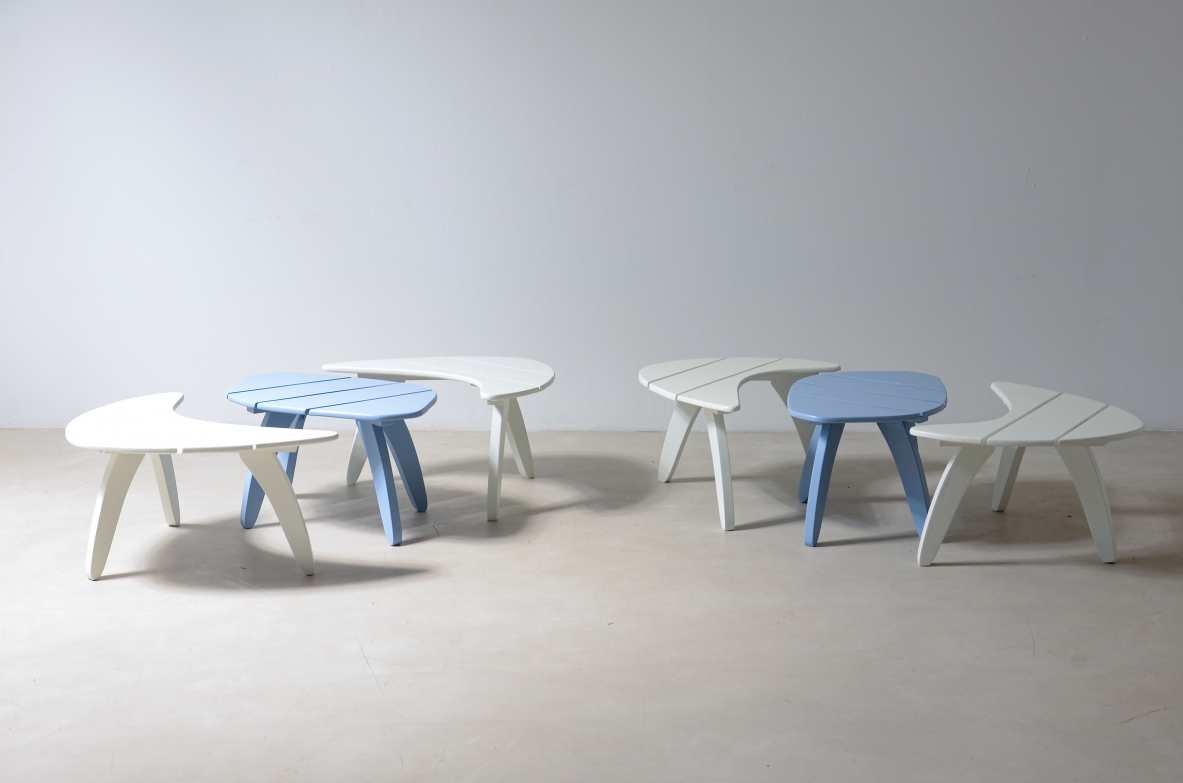 Two sets of coffee tables each composed of three modules in stained wood, Triconfort,   a France, ca. 1955.