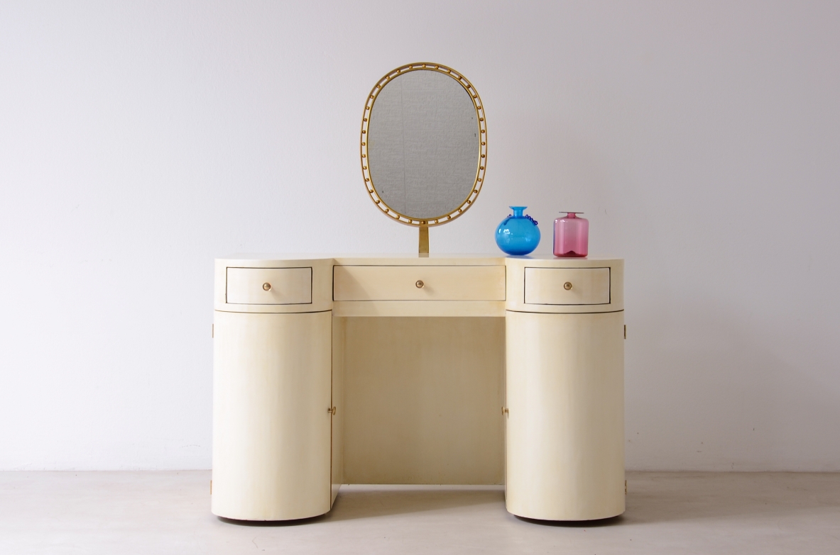 Elegant lacquered wood dressing table/console/desk with tilting brass mirror, Italian manufacture, ca. 1930