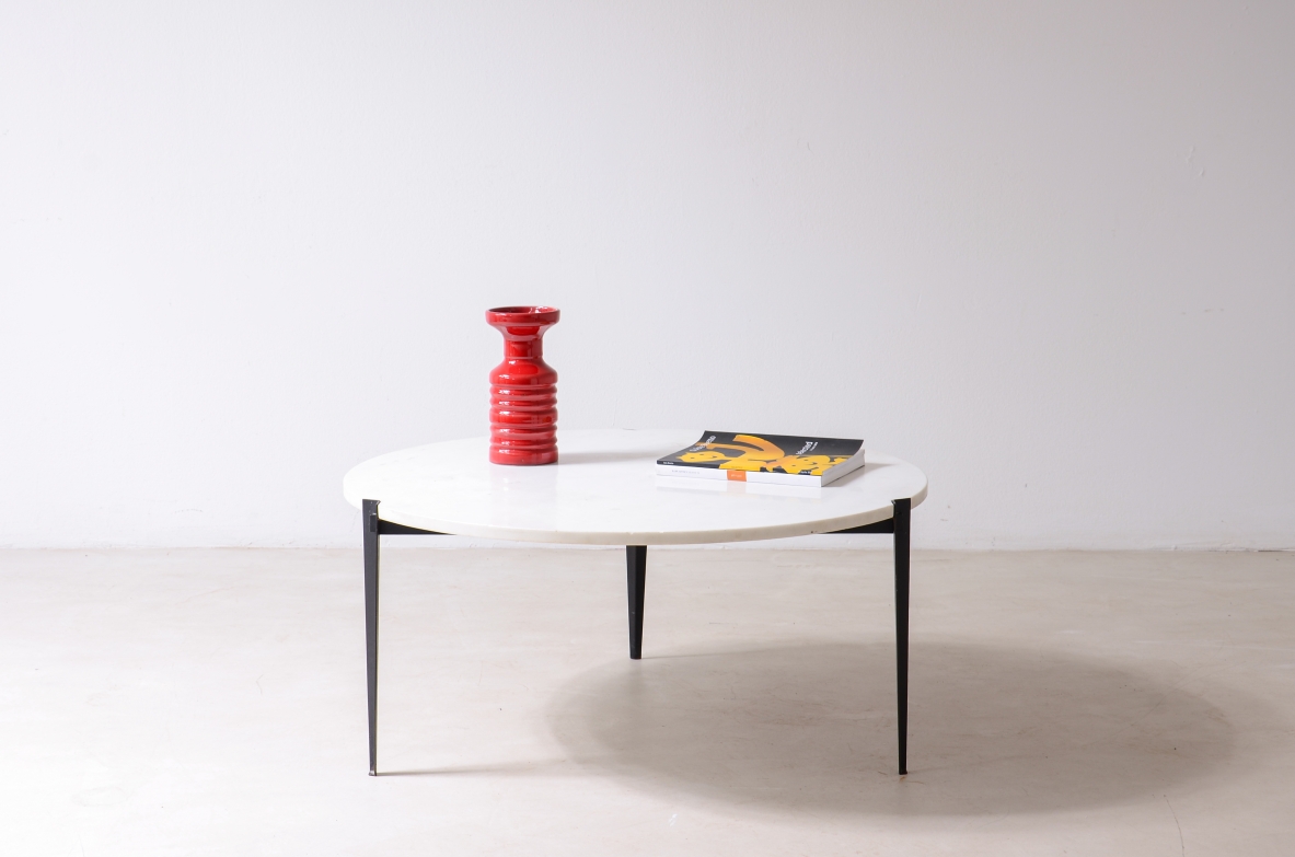 Osvaldo Borsani Low table with iron structure and crystalline marble top.