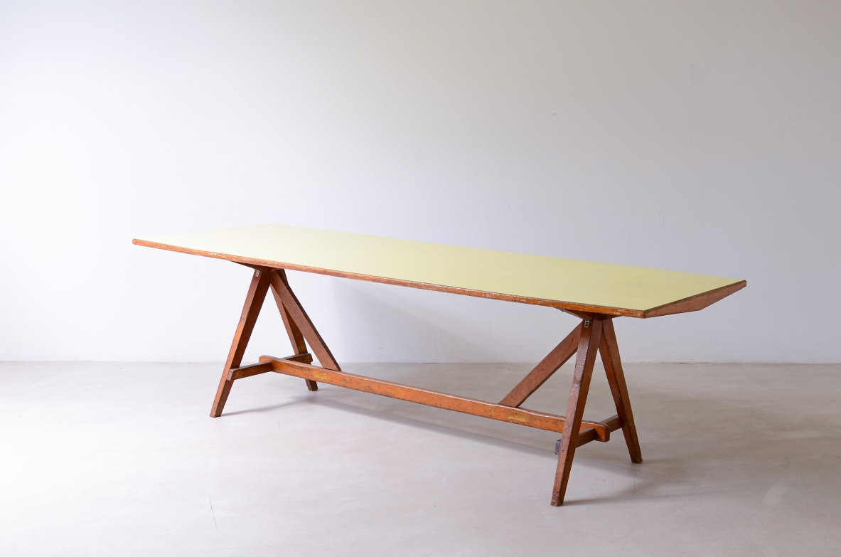 Grande tavolo in legno di rovere con piano in formica Manifattura Contin, 1955